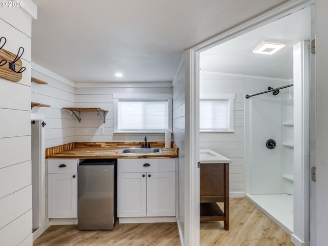 5801 Ne ABBEY Rd, Carlton, OR 97111