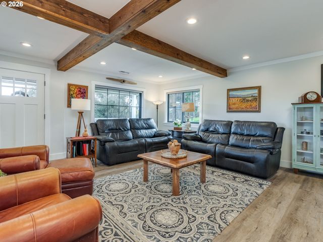 5801 Ne ABBEY Rd, Carlton, OR 97111