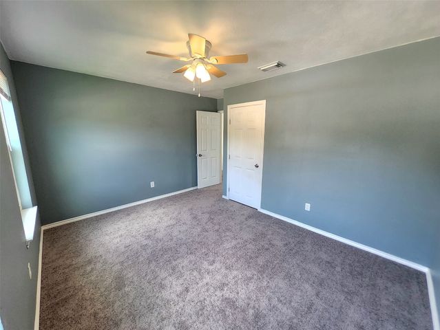 4672 Heatherbrook Lane, Grand Prairie, TX 75052
