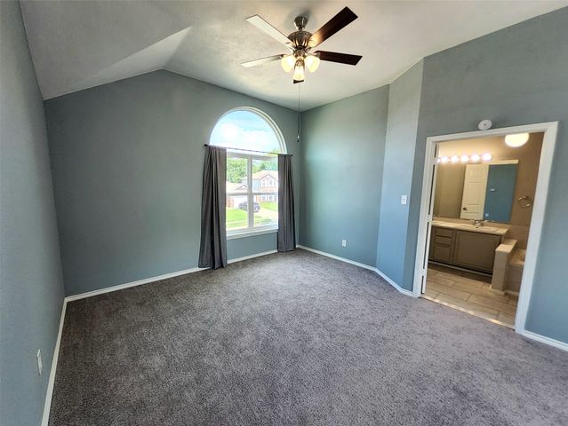 4672 Heatherbrook Lane, Grand Prairie, TX 75052
