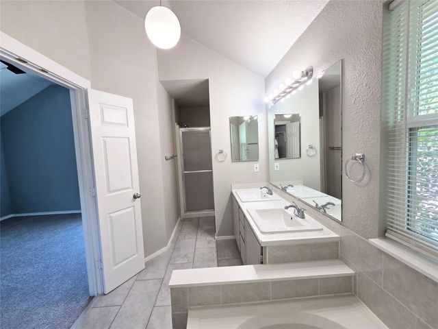4672 Heatherbrook Lane, Grand Prairie, TX 75052