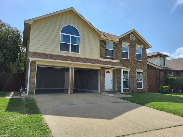 4672 Heatherbrook Lane, Grand Prairie, TX 75052