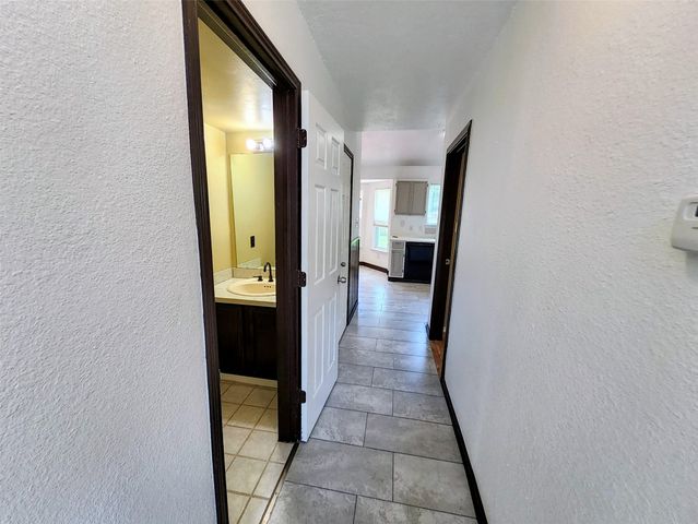4672 Heatherbrook Lane, Grand Prairie, TX 75052
