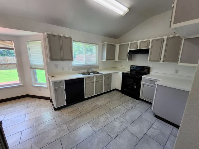 4672 Heatherbrook Lane, Grand Prairie, TX 75052