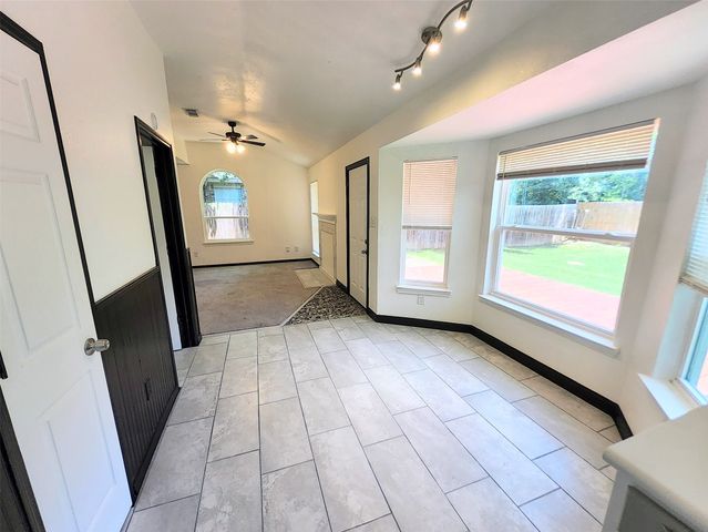 4672 Heatherbrook Lane, Grand Prairie, TX 75052