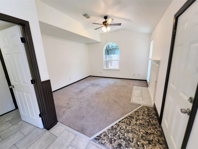 4672 Heatherbrook Lane, Grand Prairie, TX 75052
