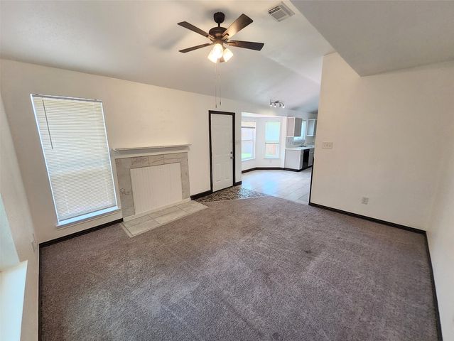 4672 Heatherbrook Lane, Grand Prairie, TX 75052