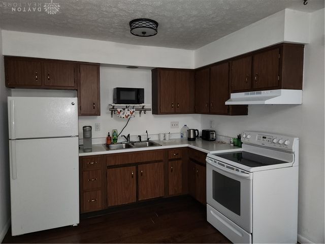 843 Clareridge Lane, Centerville, OH 45458
