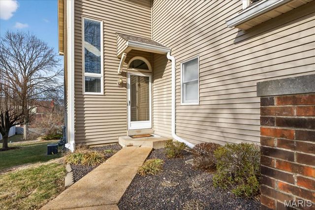 16250 Lea Oak Court, Chesterfield, MO 63017