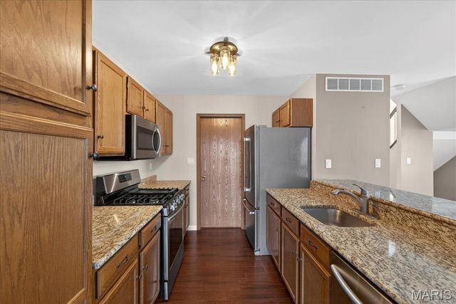 16250 Lea Oak Court, Chesterfield, MO 63017