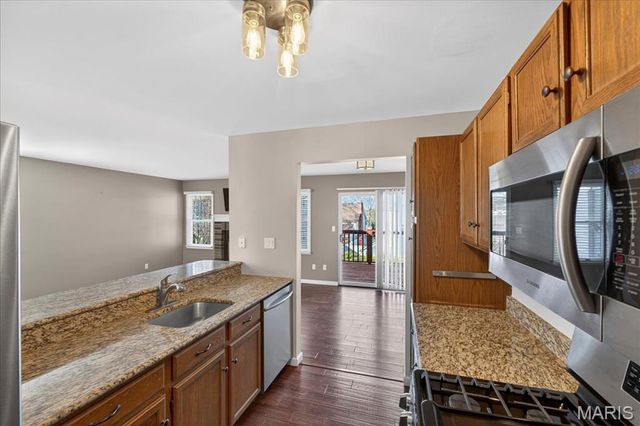 16250 Lea Oak Court, Chesterfield, MO 63017