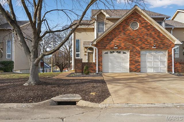 16250 Lea Oak Court, Chesterfield, MO 63017