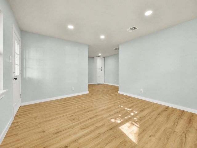 10705 Munn Street, Houston, TX 77029