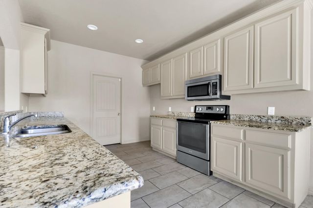 2923 E Pepperidge Drive, Lancaster, TX 75134