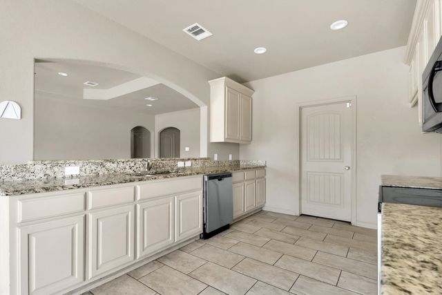 2923 E Pepperidge Drive, Lancaster, TX 75134