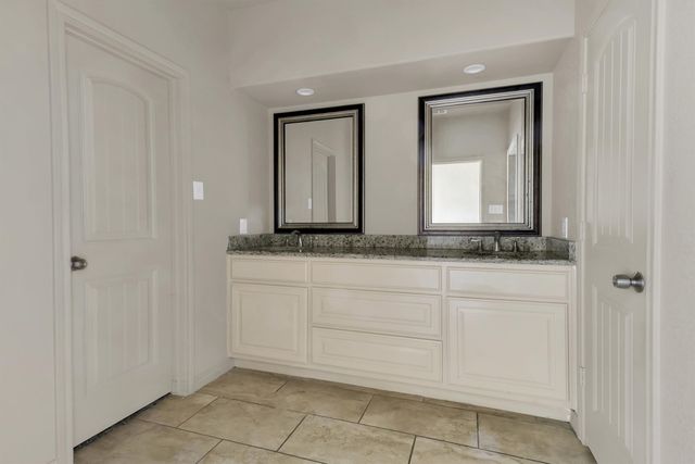 2923 E Pepperidge Drive, Lancaster, TX 75134