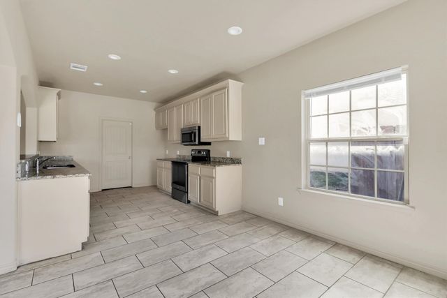 2923 E Pepperidge Drive, Lancaster, TX 75134