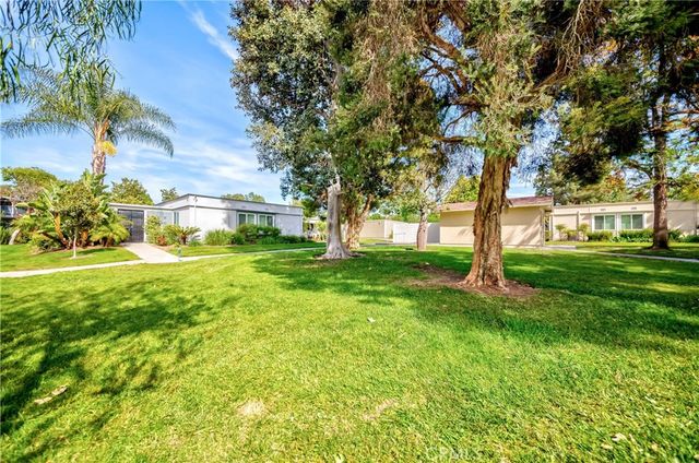 678 Via Alhambra C, Laguna Woods, CA 92637