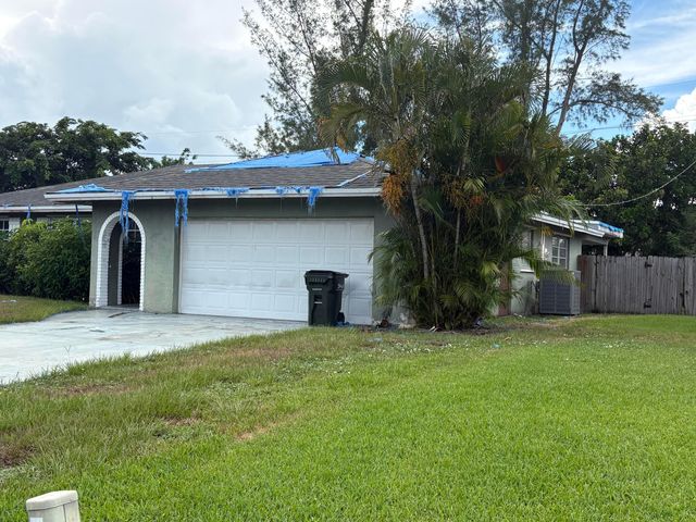 648 WEST Drive, Delray Beach, FL 33445