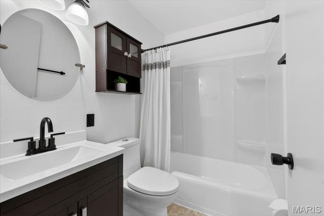 1215 Kostka Lane, Florissant, MO 63031