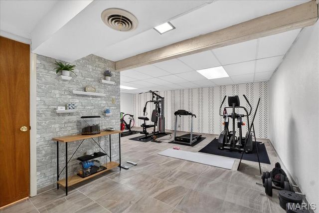 1215 Kostka Lane, Florissant, MO 63031