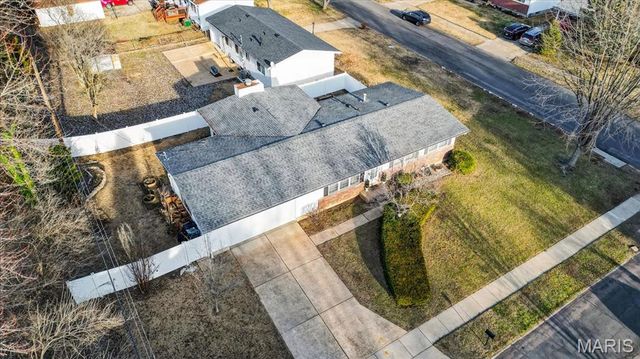 1215 Kostka Lane, Florissant, MO 63031