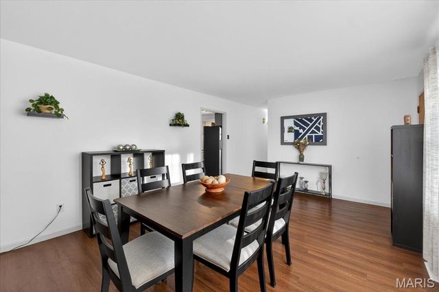 1215 Kostka Lane, Florissant, MO 63031