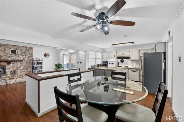 1215 Kostka Lane, Florissant, MO 63031