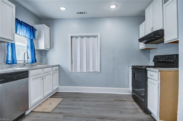 18 Bainbridge AVE, Portsmouth, VA 23702