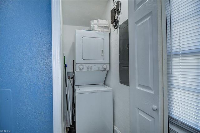 18 Bainbridge AVE, Portsmouth, VA 23702