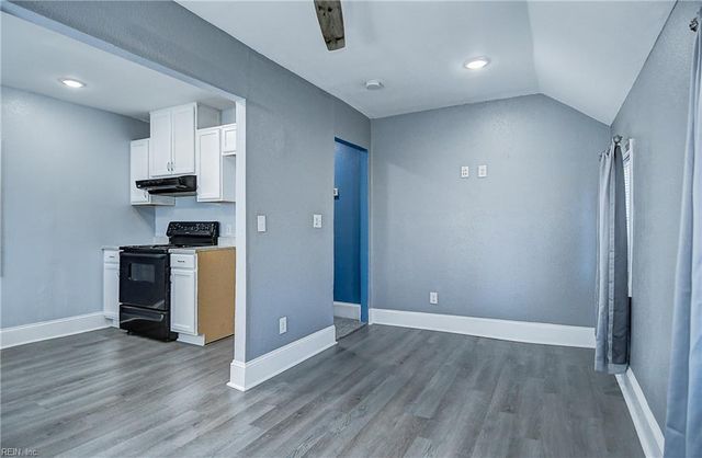 18 Bainbridge AVE, Portsmouth, VA 23702