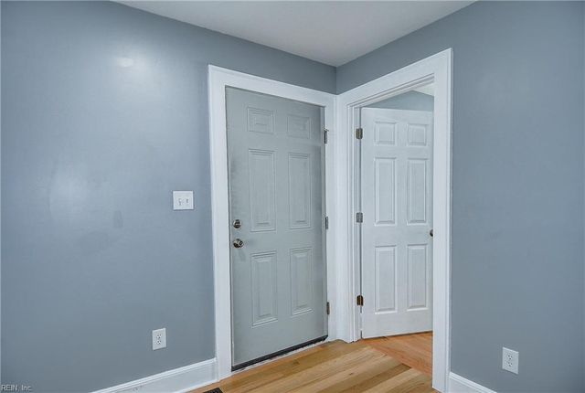 18 Bainbridge AVE, Portsmouth, VA 23702