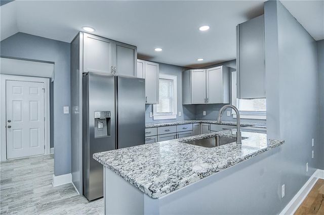 18 Bainbridge AVE, Portsmouth, VA 23702