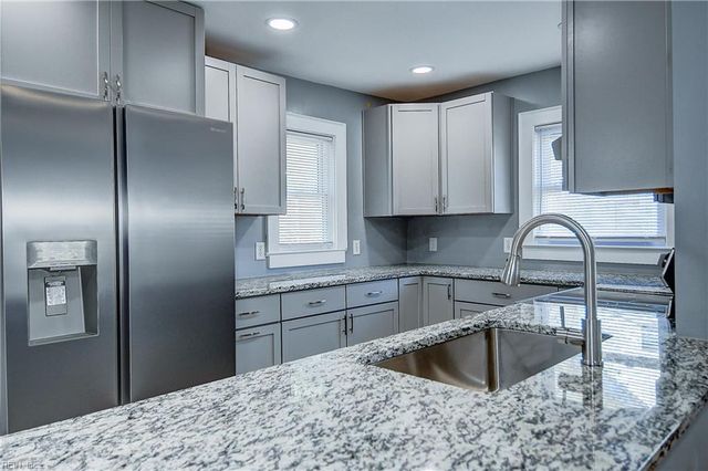 18 Bainbridge AVE, Portsmouth, VA 23702