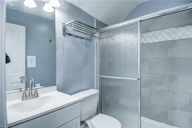 18 Bainbridge AVE, Portsmouth, VA 23702