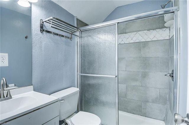 18 Bainbridge AVE, Portsmouth, VA 23702