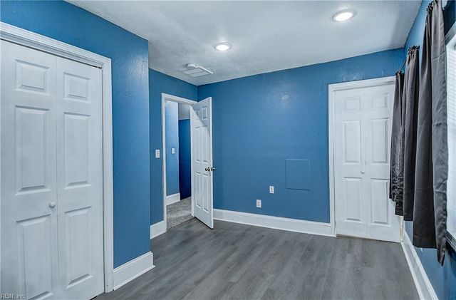 18 Bainbridge AVE, Portsmouth, VA 23702