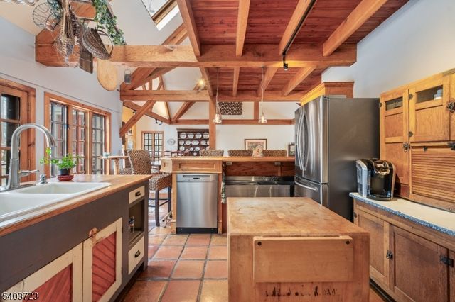 39 Dreahook Rd, Branchburg Twp., NJ 08876