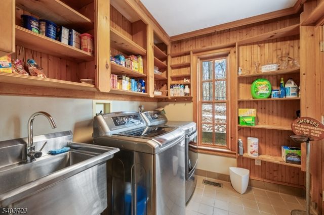 39 Dreahook Rd, Branchburg Twp., NJ 08876