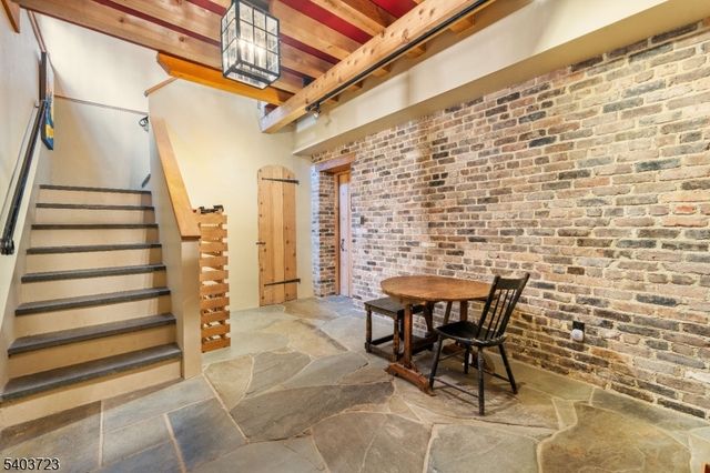 39 Dreahook Rd, Branchburg Twp., NJ 08876