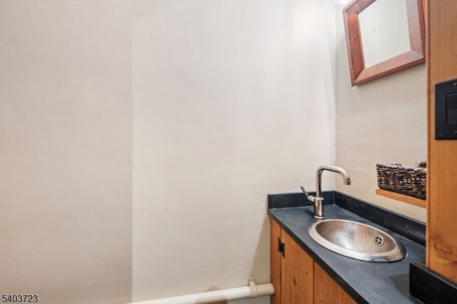 39 Dreahook Rd, Branchburg Twp., NJ 08876