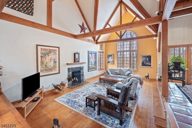 39 Dreahook Rd, Branchburg Twp., NJ 08876