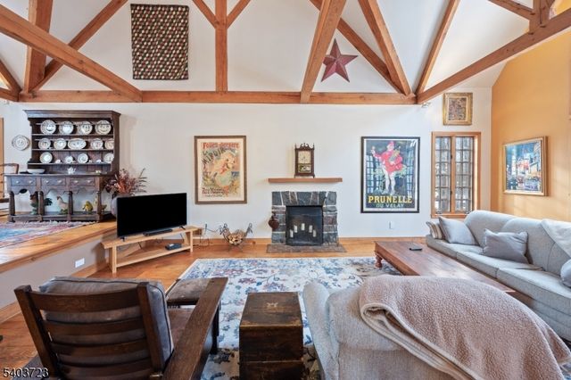 39 Dreahook Rd, Branchburg Twp., NJ 08876