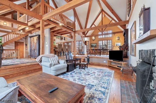 39 Dreahook Rd, Branchburg Twp., NJ 08876