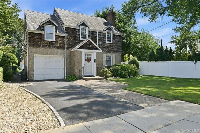 15 May Court, Rockville Centre, NY 11570