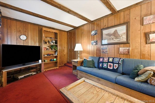 15 May Court, Rockville Centre, NY 11570