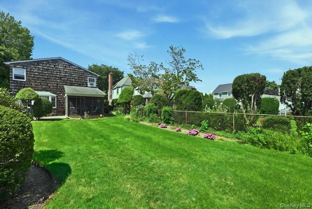 15 May Court, Rockville Centre, NY 11570