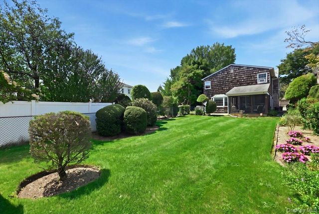 15 May Court, Rockville Centre, NY 11570
