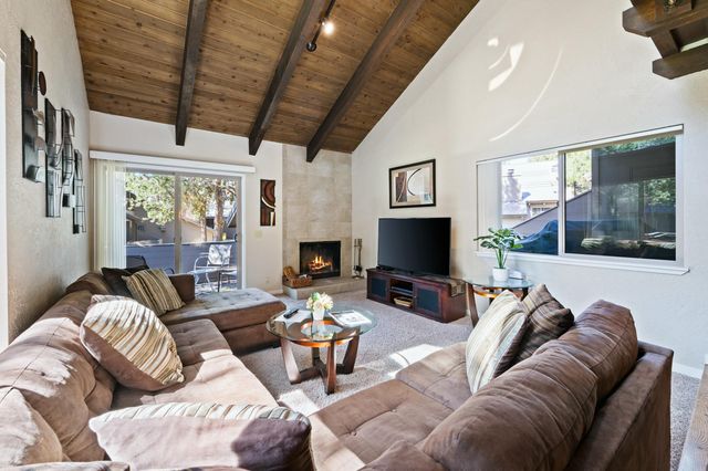 57018 Tennis Village Lane, Sunriver, OR 97707