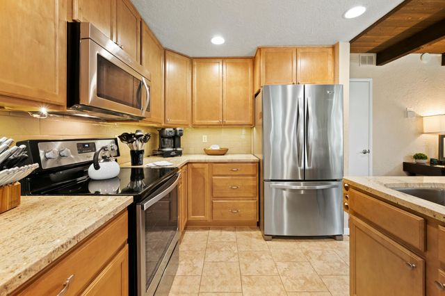 57018 Tennis Village Lane, Sunriver, OR 97707